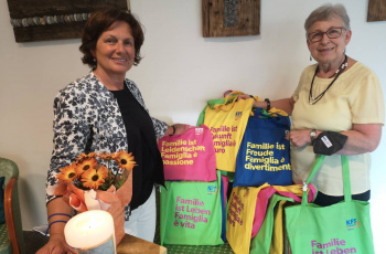 Elisabeth Gabrielli (li) mit Angelika Mitterrutzner © KFS