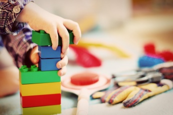 Eine Online-Petition der Elterninitiative Südtirol fordert eine familienfreundliche, kindgerechte und bezahlbare Kleinkindbetreuung in Südtirol.