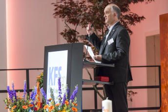 Toni Fiung, Familienseelsorger und geistlicher Assistent im KFS im FiS-Interview